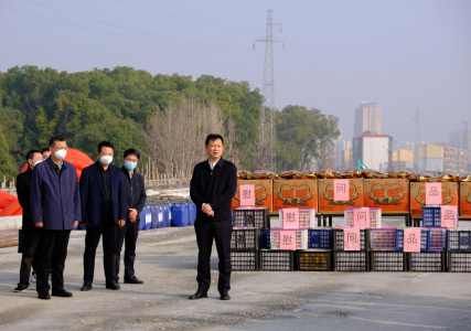 市委常委、副市長(zhǎng)肖云走訪慰問(wèn)丹霞路項(xiàng)目一線工人